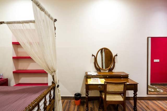The Corner Courtyard Hotel Calcutta Buitenkant foto
