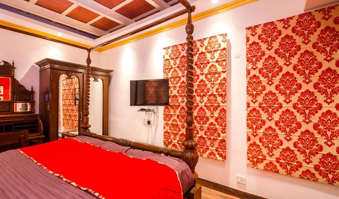 The Corner Courtyard Hotel Calcutta Buitenkant foto
