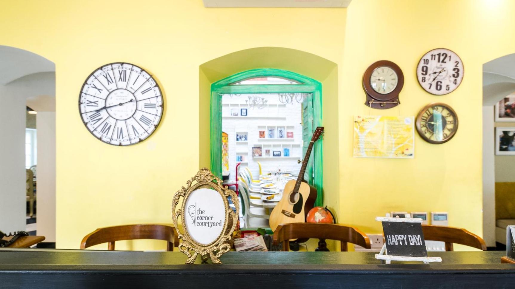 The Corner Courtyard Hotel Calcutta Buitenkant foto